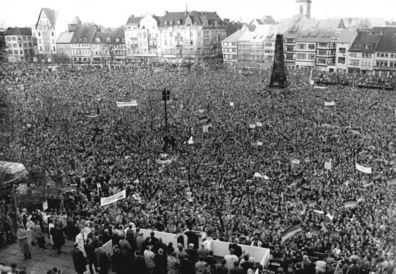 Erfurt, Volkskammerwahl, CDU-Wahlkundgebung. Das Tagesdatum ist unsicher und wird hier nicht genannt.