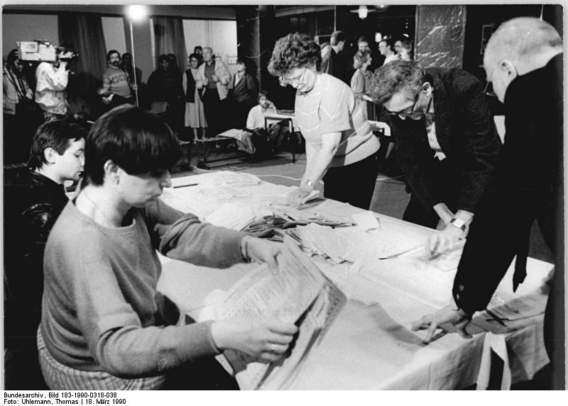 Berlin, Volkskammerwahl, Stimmauszählung, 18. März 1990